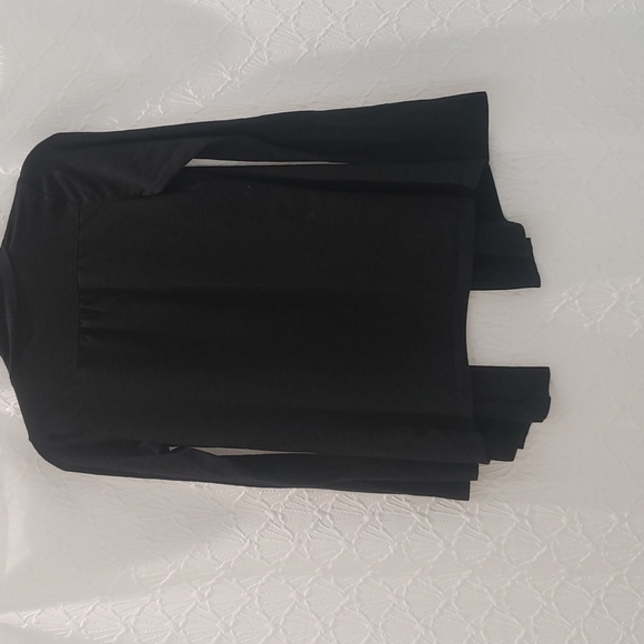 Cute black flowy light weight cardigan - Picture 2 of 2